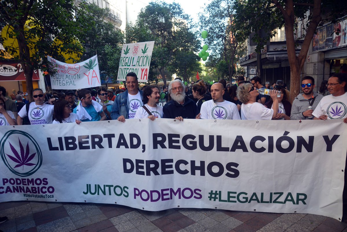 PodemosCanabico's tweet photo. Gracias capitán por los buenos momentos que vivimos y los buenos humos que compartimos.
#cannabis #MMMM17 https://t.co/qQJnU8uCIA