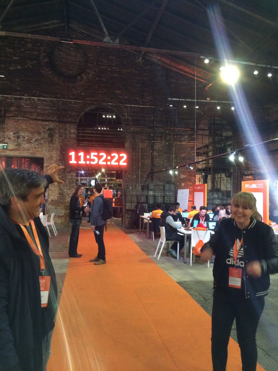 jbbarquero's tweet image. Ding-Dong, half of Hackathon #24hCodING