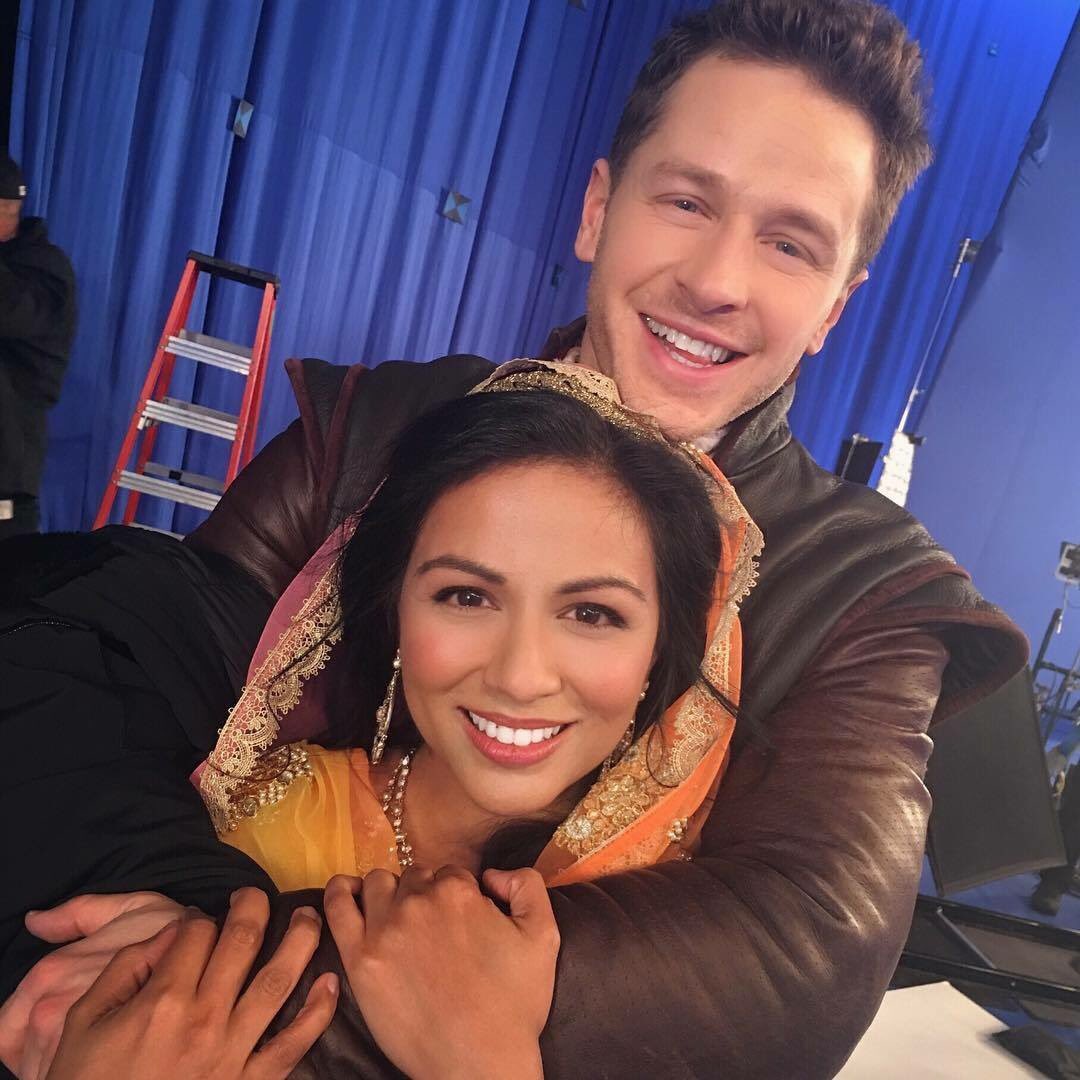 castinglaserie's tweet photo. @KarenDavid and Josh Dallas behind the scenes of "The Final Battle".
#OnceUponATime https://t.co/S4zpbudQAN