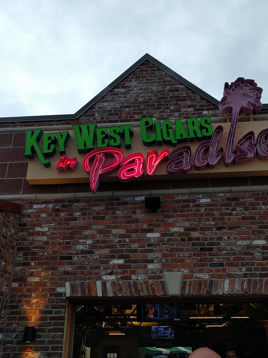 Always a good time <a href="/JungleJimsMrkt/">Jungle Jim's</a> cigar night! Great cigars, great beer, great people!