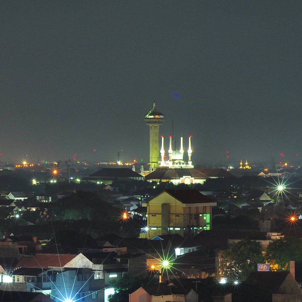 PemkotSmg's tweet photo. MAJT di Kejauhan Menjelang Subuh https://t.co/nhxsgP427n https://t.co/xfQKgwzpyF