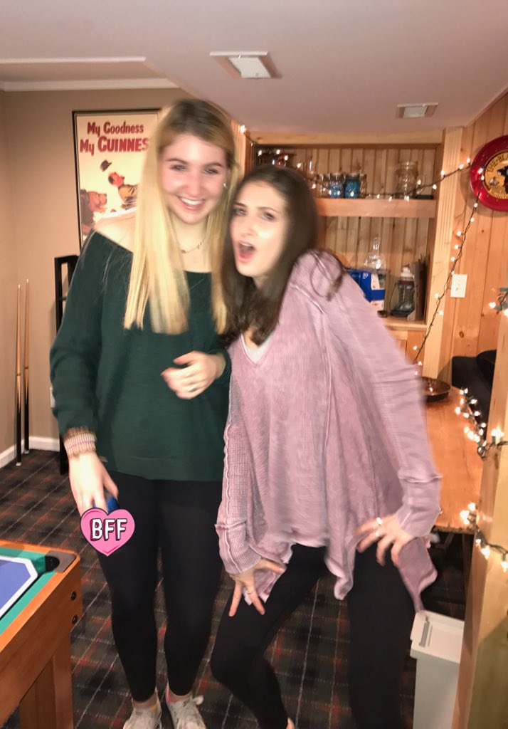 AnaleeJane's tweet photo. happy birthday to this crazy chickk 🌞🎂🌈 🐘👽 don't know what i'd do without ya 💓💓 @maddypaterson https://t.co/stENnZq6HJ