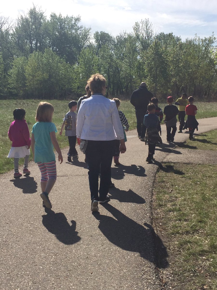 Dana_C_Fraser's tweet photo. Fantastic day at Inglewood Bird Sanctuary with all the Grade 1/2 classes! #belfasty #insectexploration https://t.co/sqhYr8qYYZ