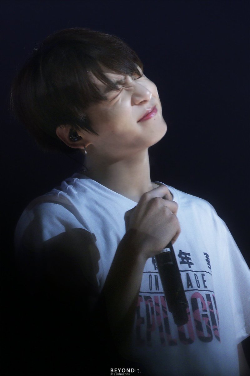 ARMYUnionBrasil's tweet photo. ❤Vamos nos unirmos este fds pra votar bastante! Até o número de rts caiu. Precisamos dar nosso melhor! Vai ser lindo! #BTSBBMAs https://t.co/gHUE3yuIGi