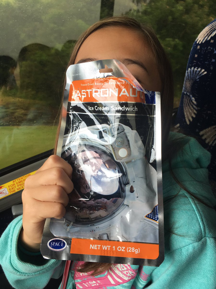 MESOhia's tweet photo. OHIA 1: yum! astronaut ice cream sandwich https://t.co/RnLTpLpBmQ