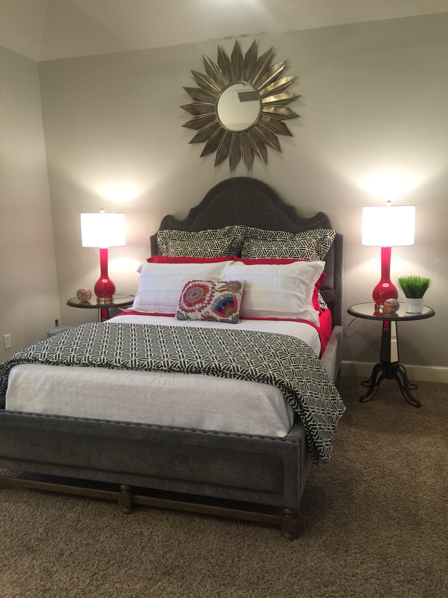 kellyrlokey1's tweet photo. Can you believe this was a workout space last week? #jonathanlouis #target #athome #worldmarket #custombedding #tucker https://t.co/5Szycyz2Hz