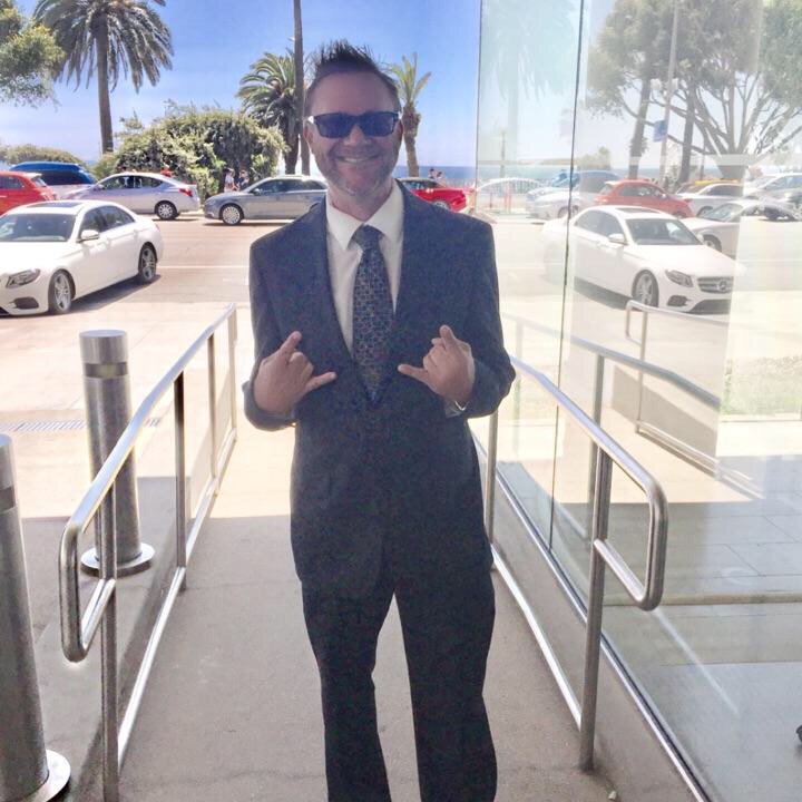 #FridayFrienzy!#Liveme David McVey 🐘💜: liveme.com/media/play/?vi…