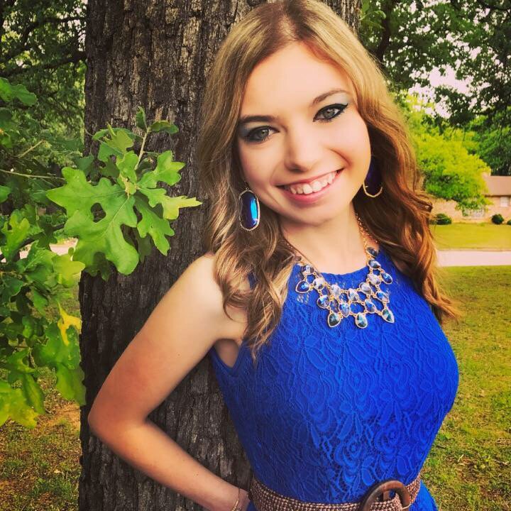 Come hang feat. Awesome person#Liveme Caitlin✈️2Fly360: liveme.com/media/play/?vi…