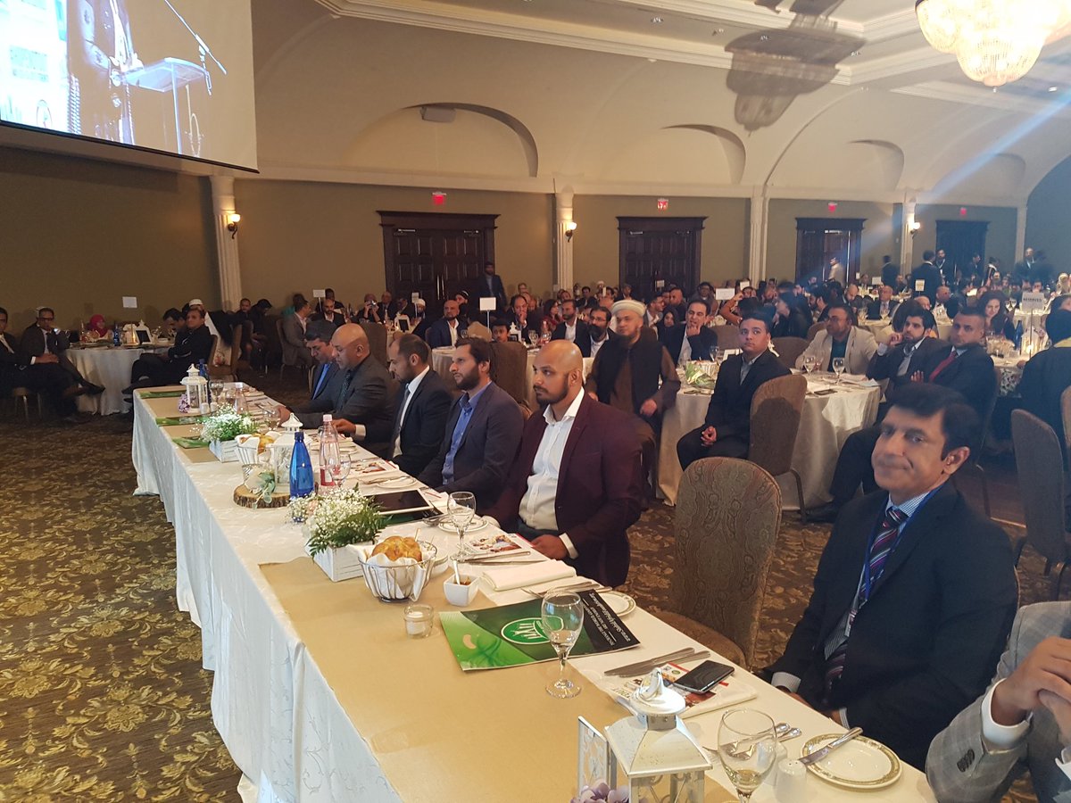 SalmaZahid15's tweet photo. An honor to meet Lala at #HopeNotOut gala in collaboration with @SAfridiOfficial &amp; @IRCanada. #CommunityService #inspiration #Motivation https://t.co/tSw6hCha6R