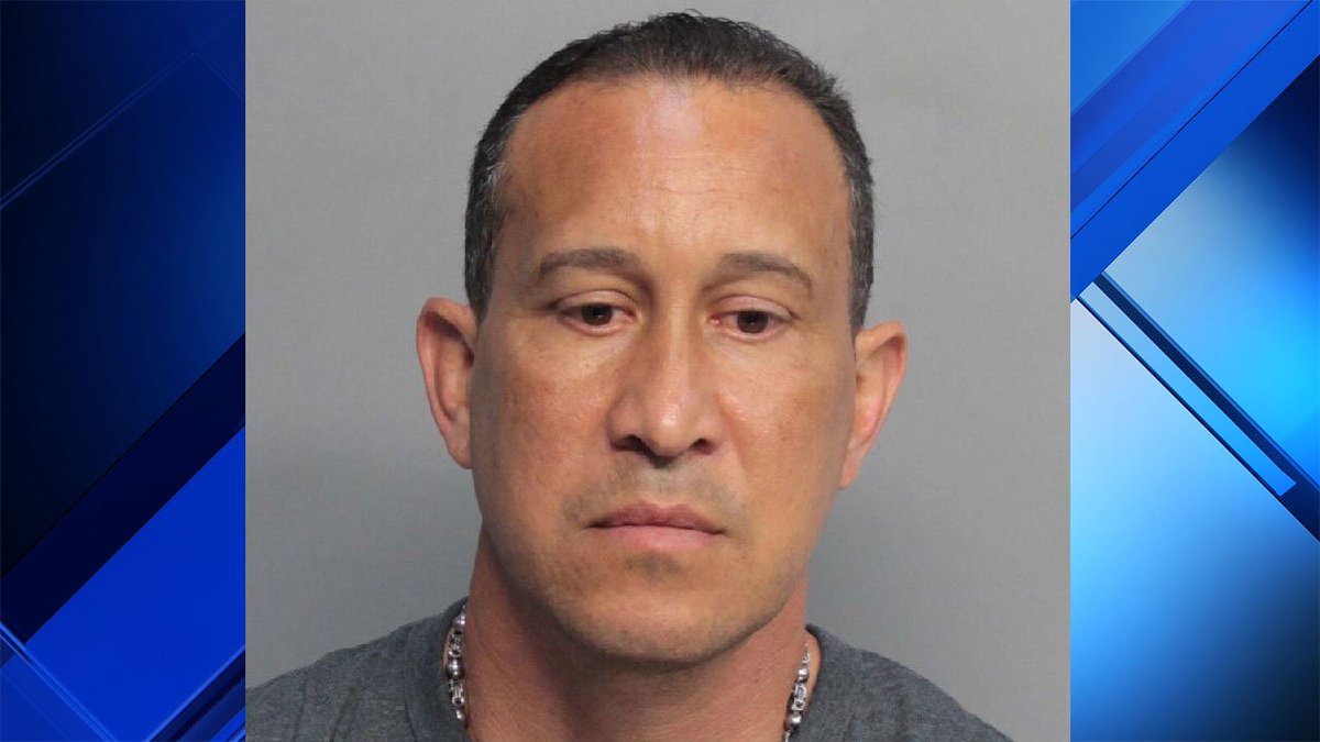 This guy is not getting the father of the year award bit.ly/2pux8pk https://t.co/yQvJwvFdq1