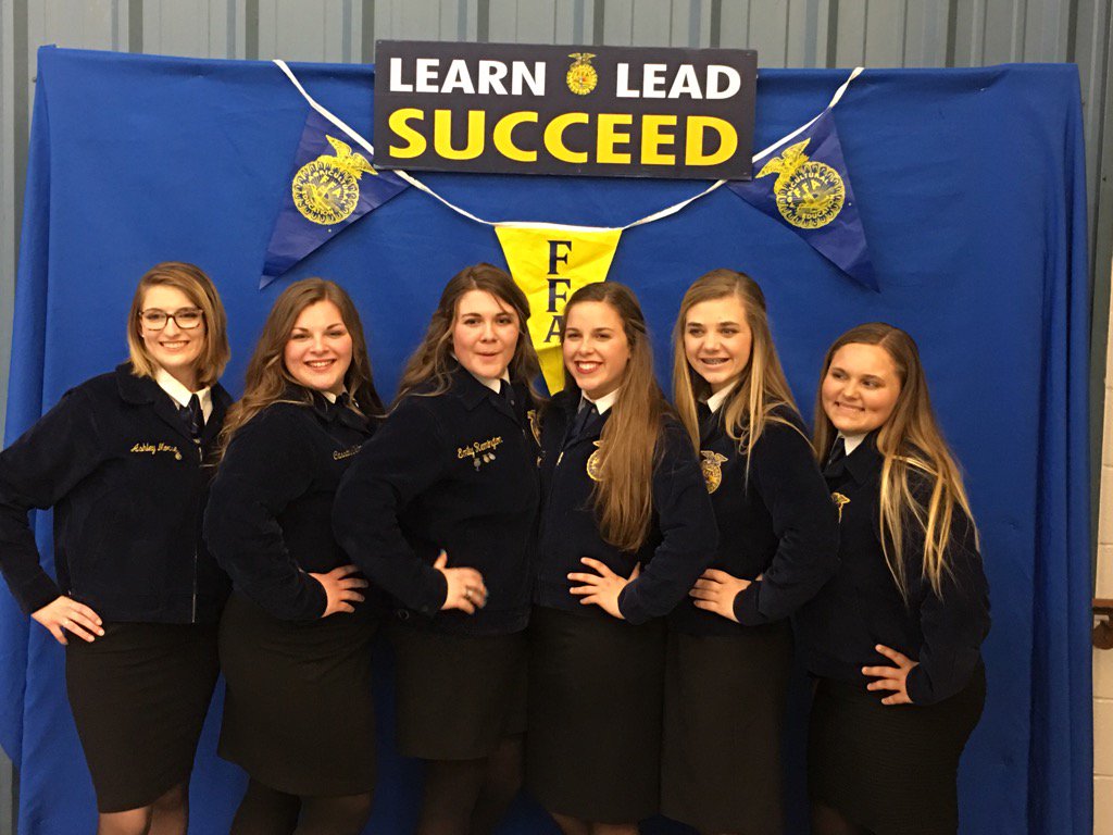 GlencoePanthers's tweet photo. Your 2017-2018 @Glencoe_FFA Officer Team!!! https://t.co/bincHlXEdR