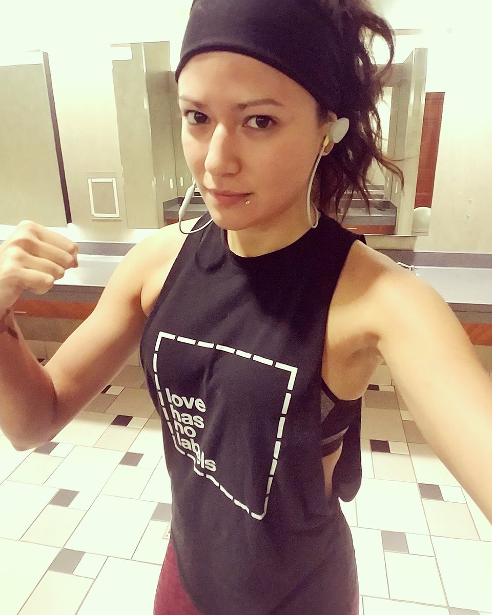 MsVixen's tweet image. Missed yesterday. So gotta make up for it this weekend.
Today&apos;s Routine.
- Cardio 30min.
- Core
- Shoulders
- Triceps
- Stretch
vixenGG 😎🏋