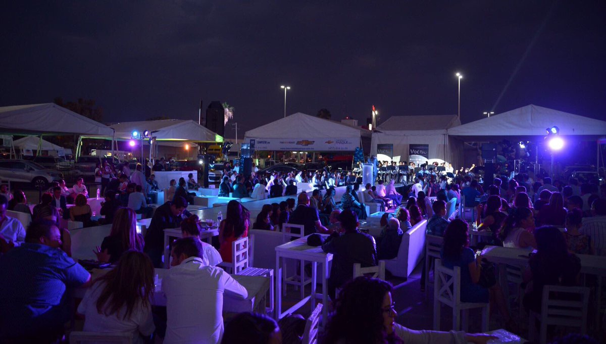 diegosinhue's tweet photo. Deseo éxito y muchas ventas a @amdagto en su evento #Vectio #León https://t.co/pJru0EQTS4