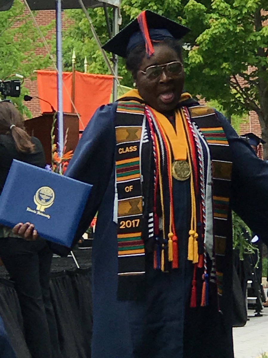 tabuswings's tweet image. Congratulations to the Class of 2017 and special love and OLA to our two favorite grads, Emani and Tametra! ♥️