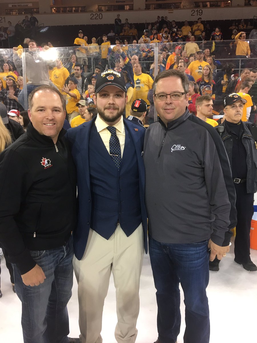 StCathFalcons's tweet photo. Falcons GM @SeniorGirhiny and AC @girndog7 with @OHLHockey champion, @ErieOtters AC, and former Falcons HC, @weswolfe91. #MemCupBound https://t.co/S8ayruDH3q