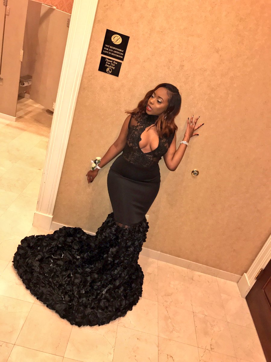 Callherlyn's tweet photo. ๐#PromShit https://t.co/ERSH1aBIcZ
