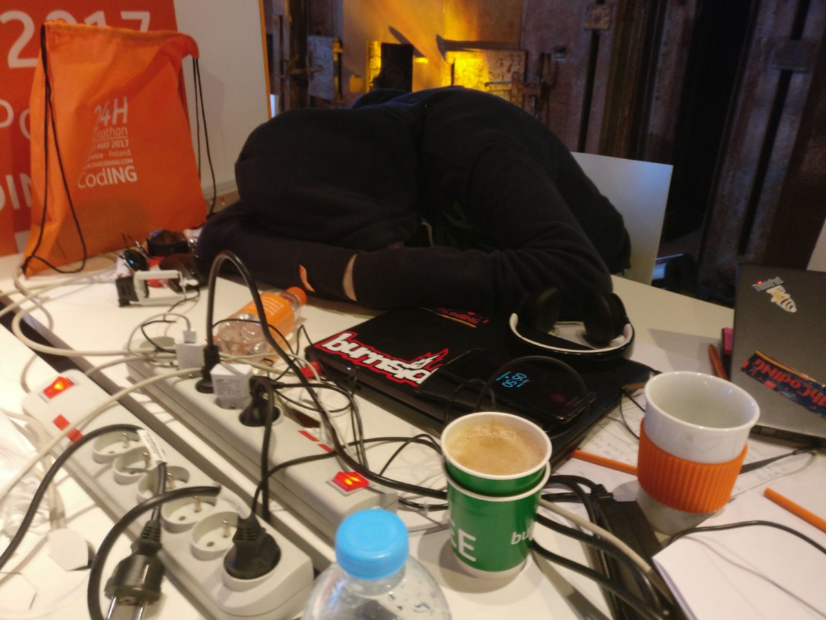 diederickdvries's tweet image. SleepING. #24HcodING #TrING