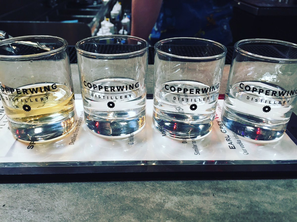 nsimon0300's tweet photo. Great times and great cocktails @HeffVibes @mrinsuranceluke @DistillingSLPMN #copperwing https://t.co/SrhJNeKSyp