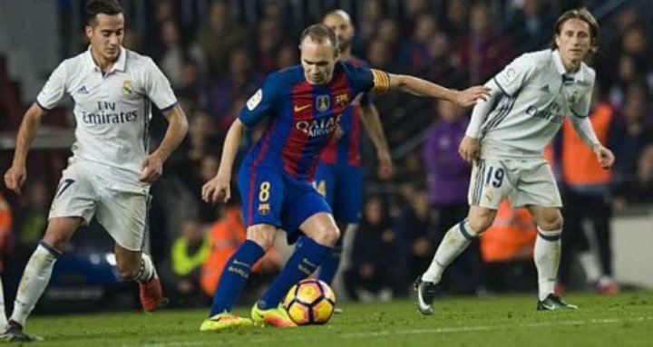 Atletico_013's tweet photo. Encuentre las diferencias.
 #Cracks #Leyendas https://t.co/brq2YX9tKu
