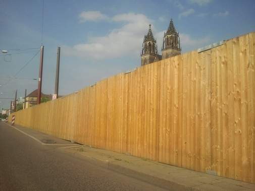 volksstimme_md's tweet image. An der Baustelle für das neue #Domquartier in #Magdeburg wird eine "Bauzaungalerie" für lokale Künstler entstehen volksstimme.de/lokal/magdebur…