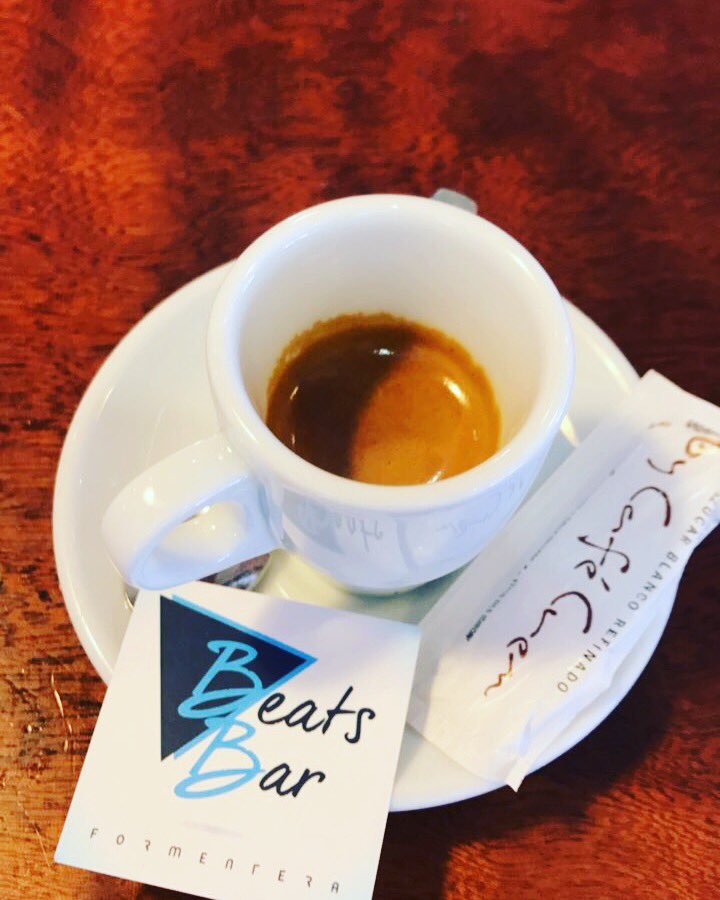 beats_bar_forme's tweet photo. ☕️ 💕 #BB #BEATSBAR #FRAPOCOINIZIAMO#FORMENTERA https://t.co/kpVZWg03Iq