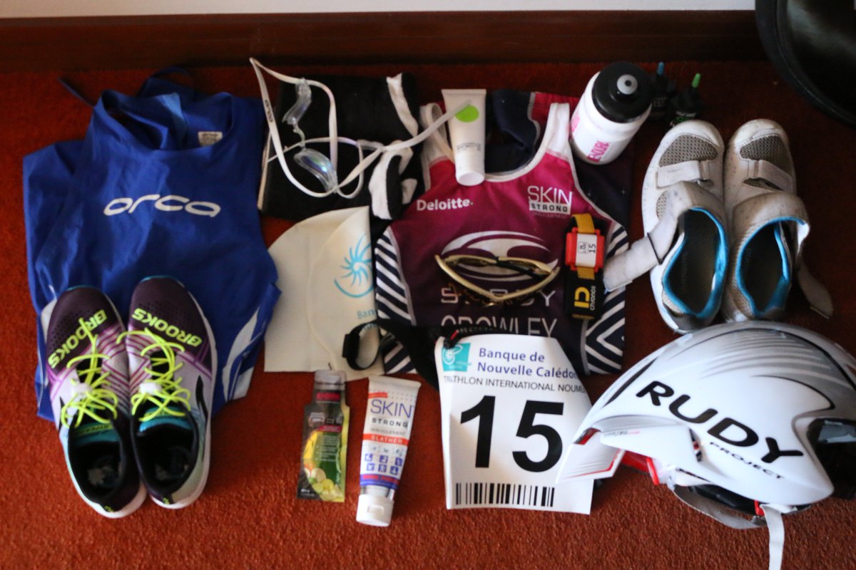 Sarah_Crowley1's tweet photo. #BNCBuzz @BNC_buzz trying some new things tomoz 1st time racing in @BrooksRunningAU #Hyperion & im gonna wear contact lenses #newcaledonia https://t.co/rIZnI4nnnO