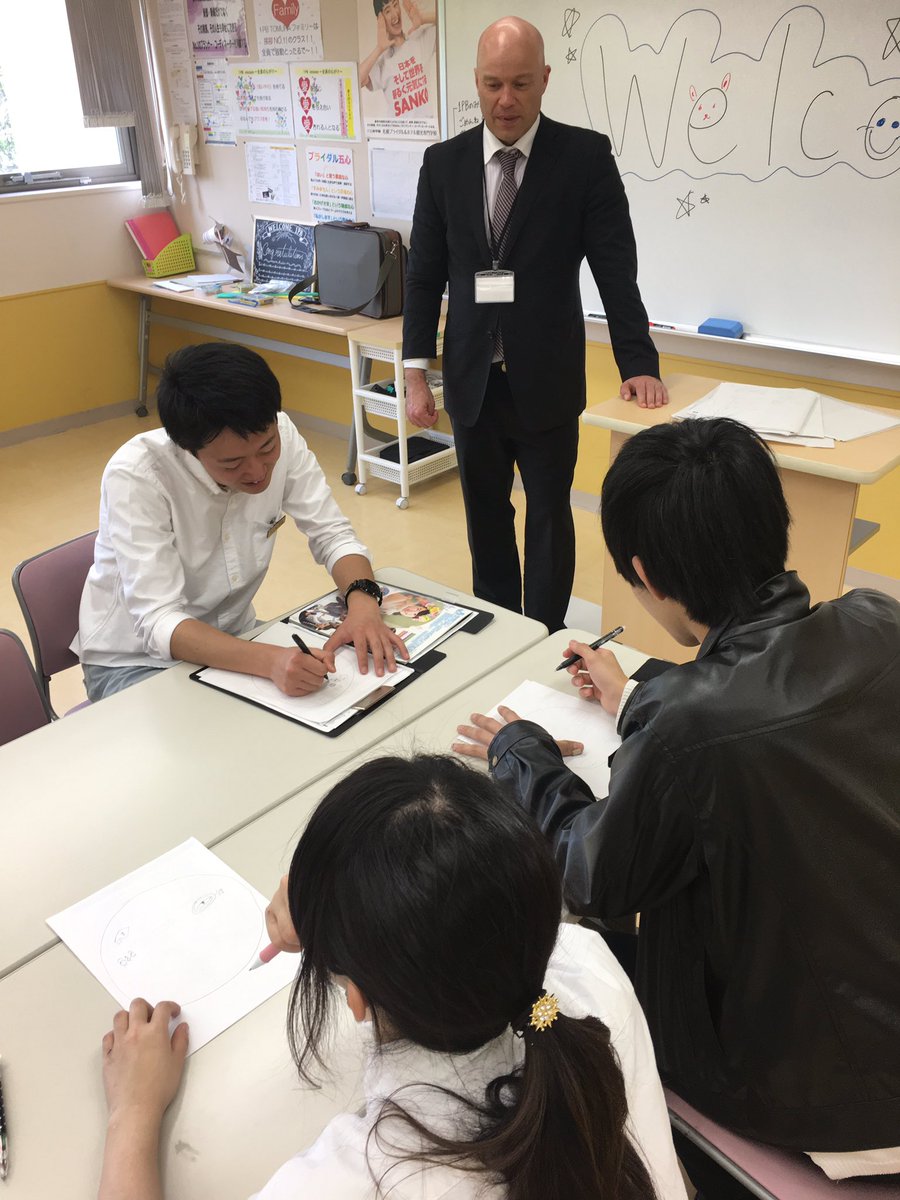 公式 札幌ブライダル ホテル観光専門学校 ダーシー先生の英会話授業 英語がわからなくても優しく教えてくれますよー 次回レッスンは28日 ご予約はこちらから T Co Nrjdbho5ft 札幌 観光 専門学校 ブライダル オーキャン 英語