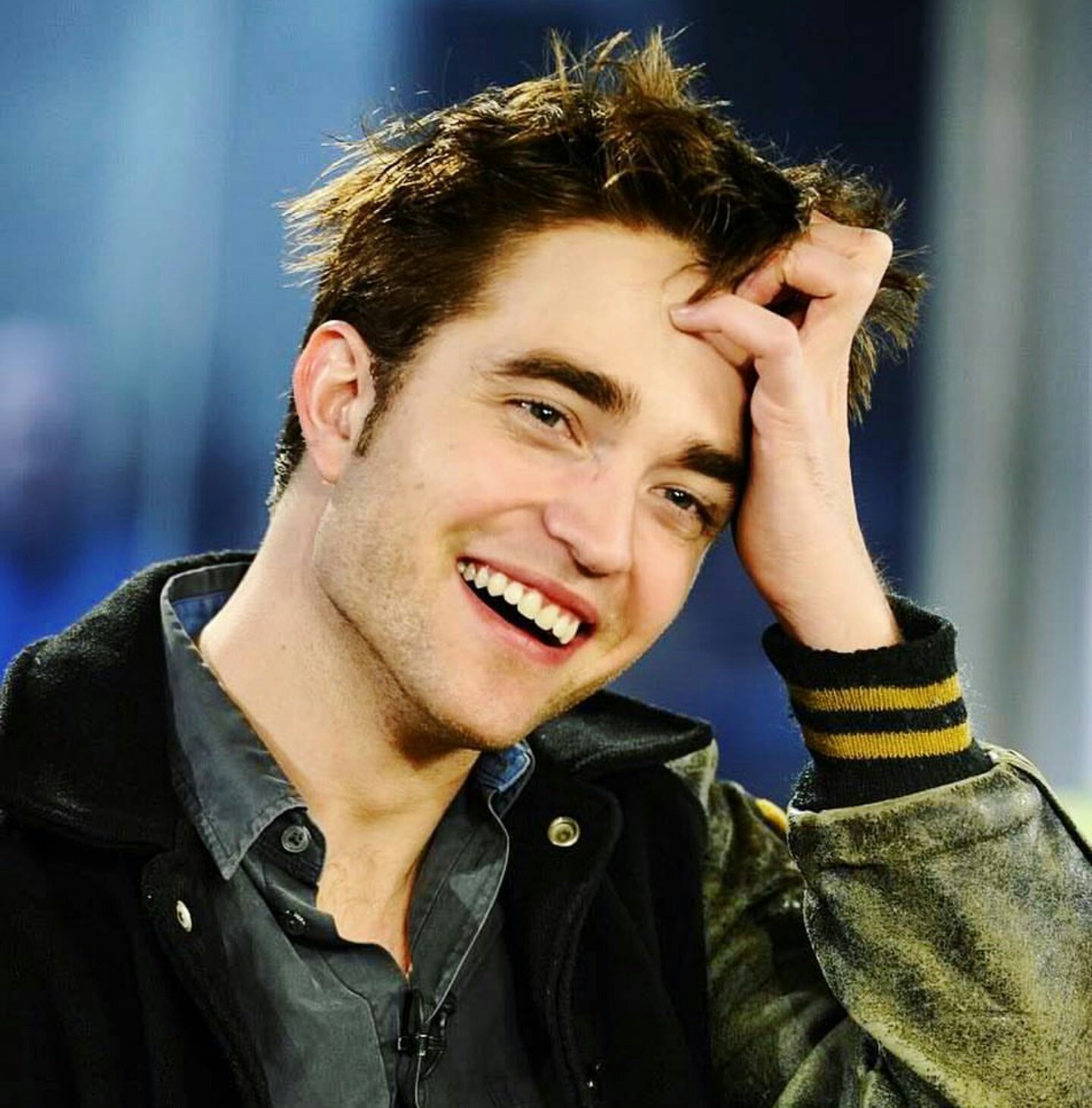 Happy birthday!
dear Robert pattinson
Luv u So, I watching ur movies forever. 