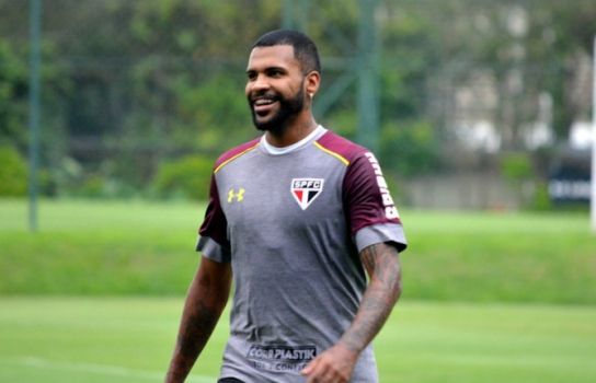 ESPNBrasil's tweet photo. Arnaldo defende Lugano e discorda de saída de Breno: 'Joga mais que qualquer outro' https://t.co/CSU5PhDGYl #linhadepartida https://t.co/xabhiFTCye