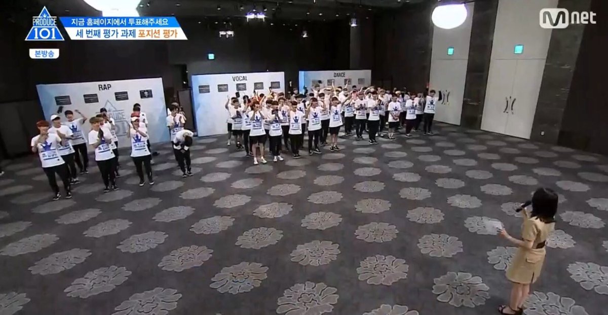 thaniws's tweet photo. ความมีมารยาทของลีด:
เป็นคนแรกที่โค้ง 90 องศาให้โบอา หลังจากโบอาพูดให้กำลังใจเด็กๆทุกคน

#PRODUCE101 #프로듀스101 #Jonghyun #김종현 https://t.co/DVKS0VGuRR