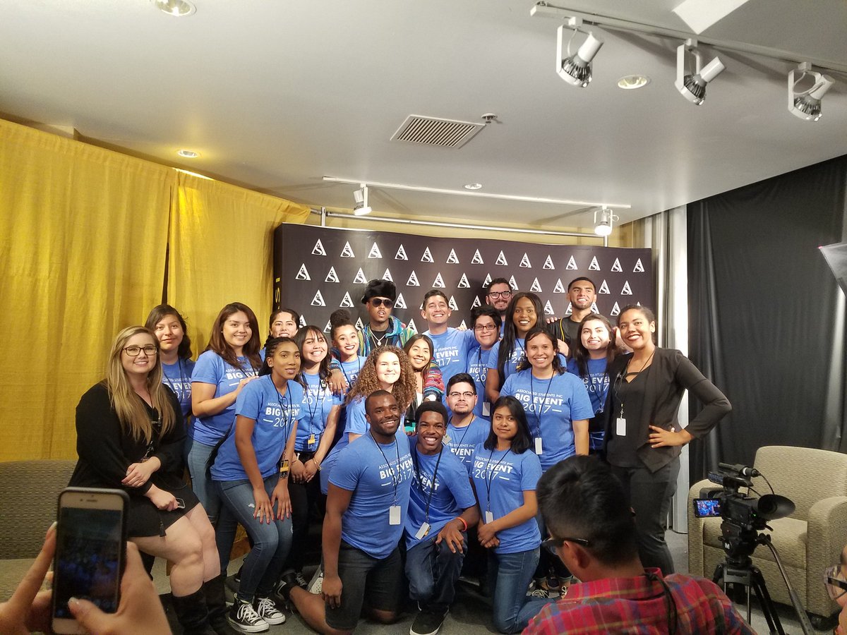 CSULBASI's tweet photo. Thank you Beach Pride Events for putting together #ASIBigEvent! Thank you 49ers for coming out, and thank you @Jeremih for performing​! https://t.co/Irgv9JMAnt