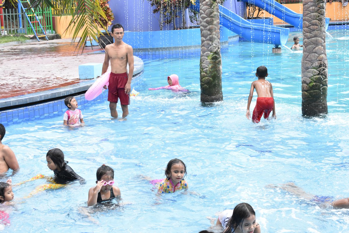 SuncityW's tweet photo. Happy Saturday Sahabat SCWP sda :D

You will never know the value of a moment until it becomes a memory :) .

#suncitywaterparksidoarjo https://t.co/3gkYHm2bZ5