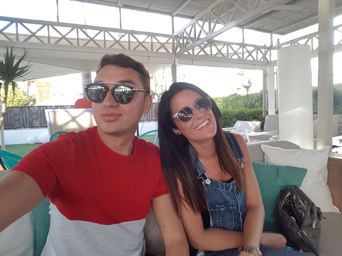 WilsonVasquez3's tweet photo. Ayer con #laura Compartiendo experiencias #arenal #mallorca #mgcafe https://t.co/DcOH8sFS12