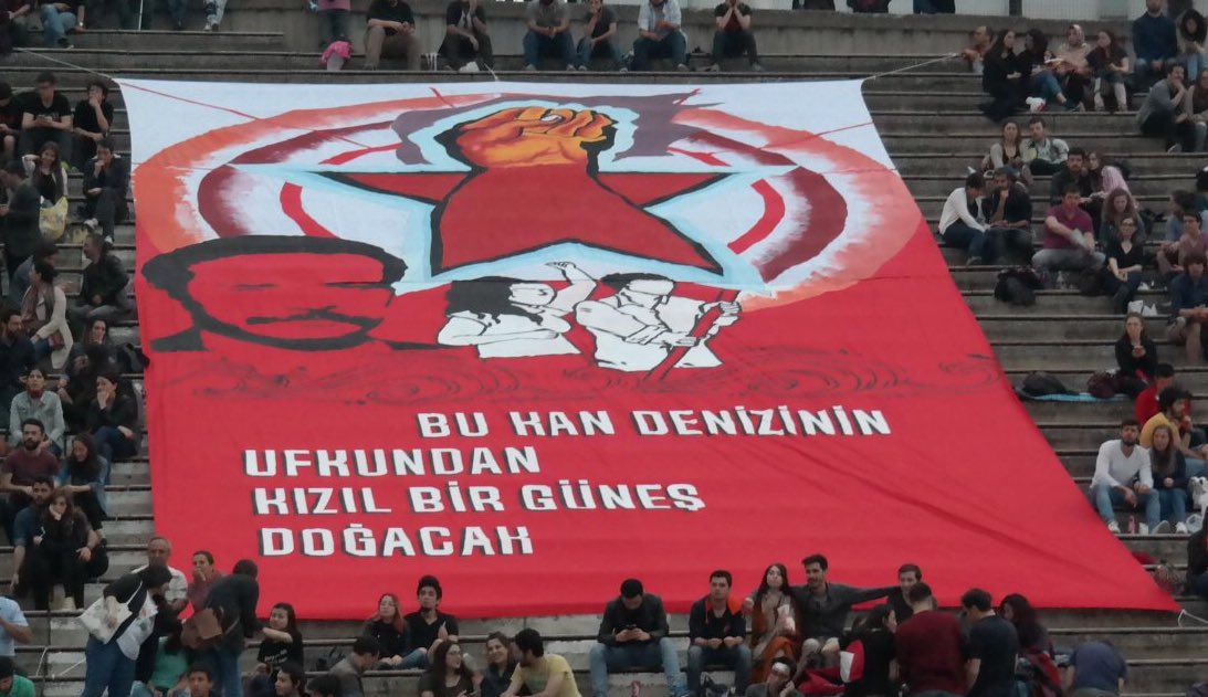 Dev_Gencler's tweet photo. Yeniden Devrim ve Sosyalizm https://t.co/a9yJUxEPAM