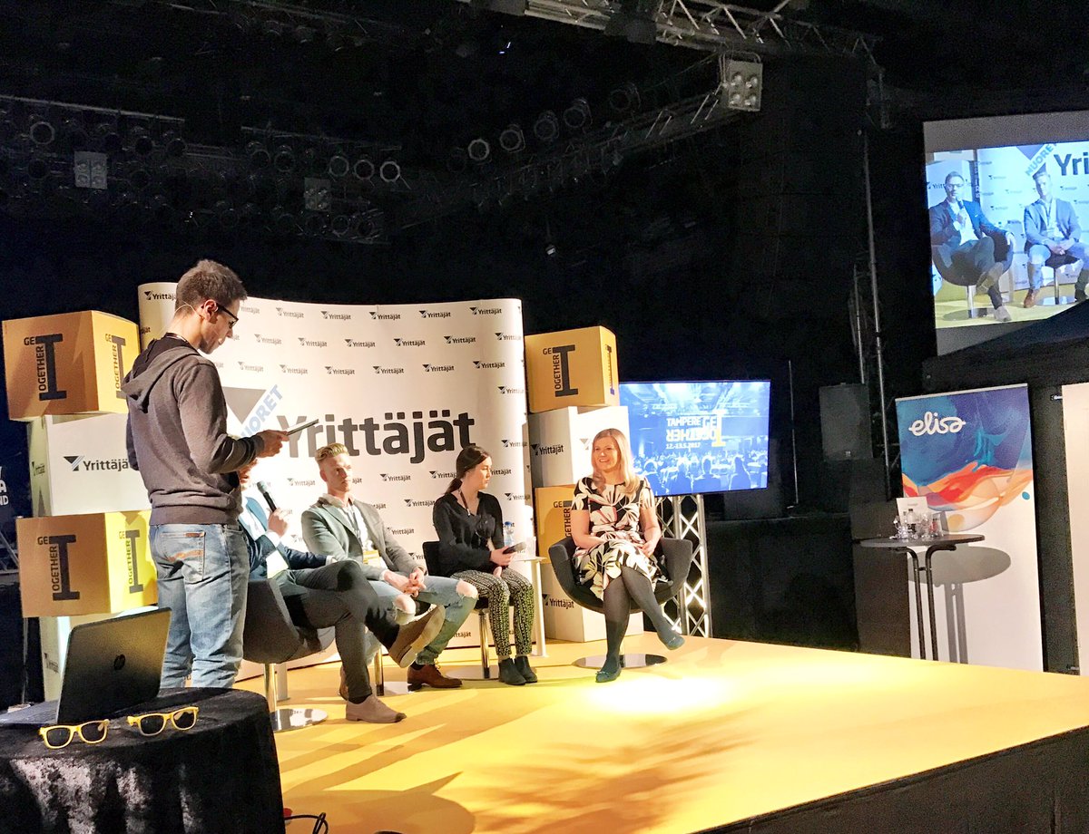tarujussila's tweet photo. Politiikan #seuraavat6 -paneelissa @JoonasMikkila haastaa mm. @JaakkoMannisto @SofiaVikman #getto17 @suomenyrittajat https://t.co/X0KGyvEEiC