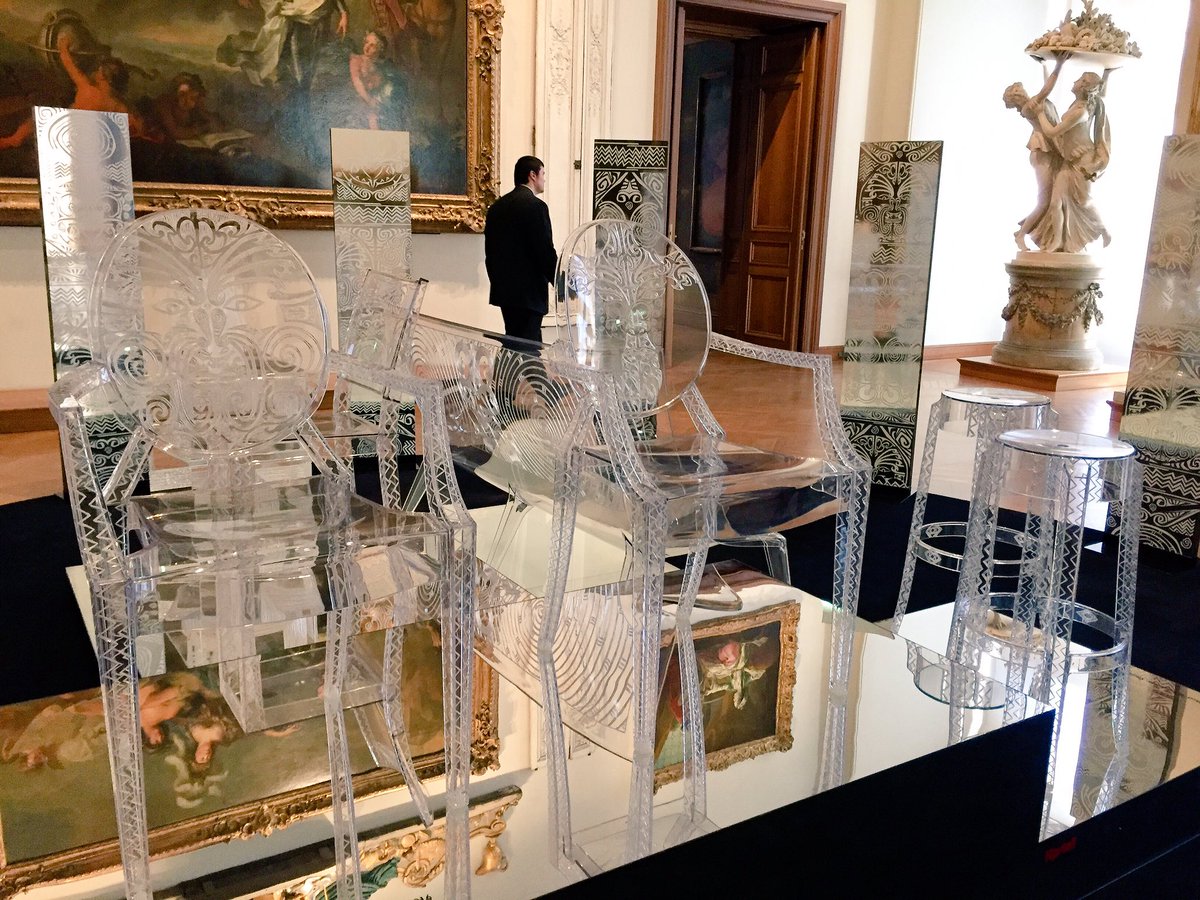 J-2 pour entrer librement sous la nef des #ArtsDecoratifs &amp; voir ces chaises #Kartell revisitées par l'art #Maori de #GeorgeNuku #DDays2017