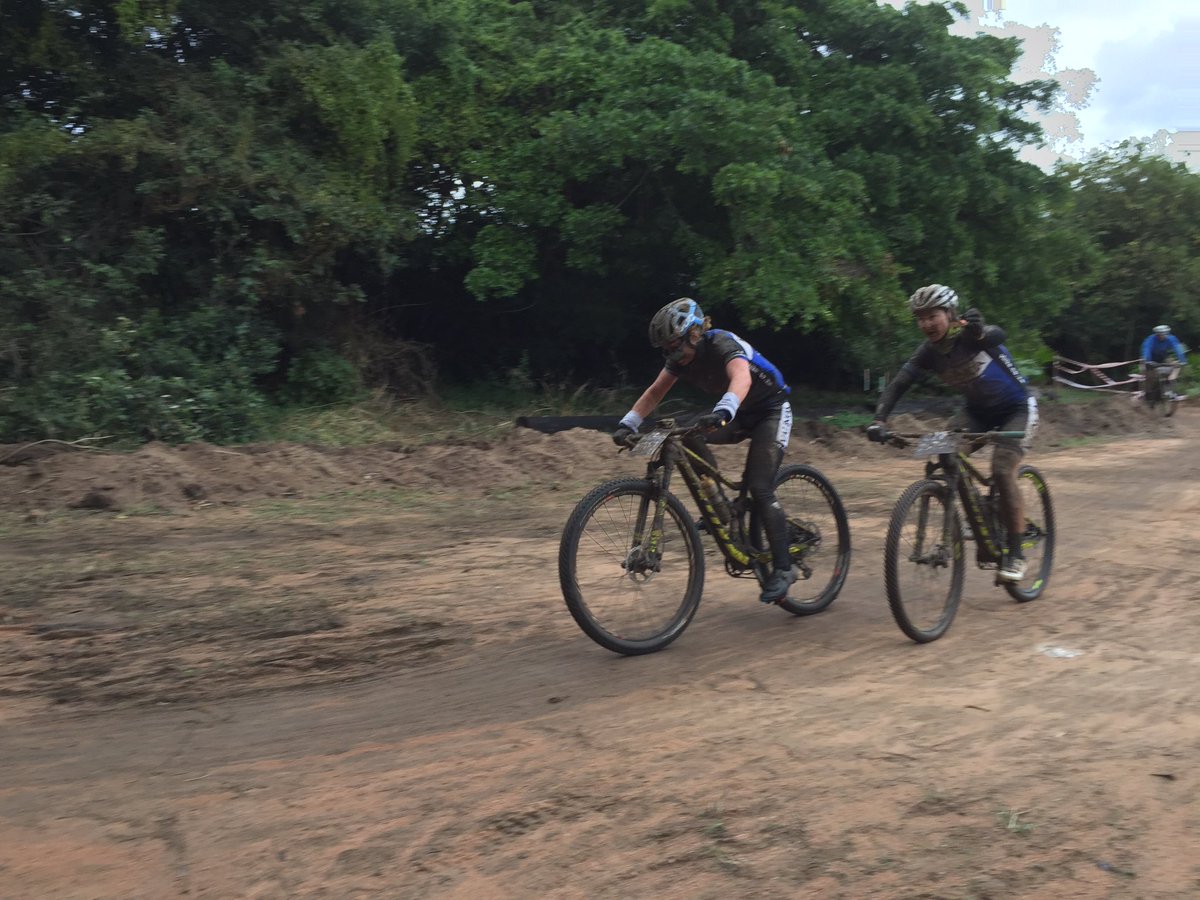 8km to go at Rocky Bay trails! <a href="/TeamDORMASA/">Team dormakaba SA</a> still in the lead. Opening the gap to +2:10min to <a href="/naeem_valencia/">Valencia</a> #KAPsani2cRace17