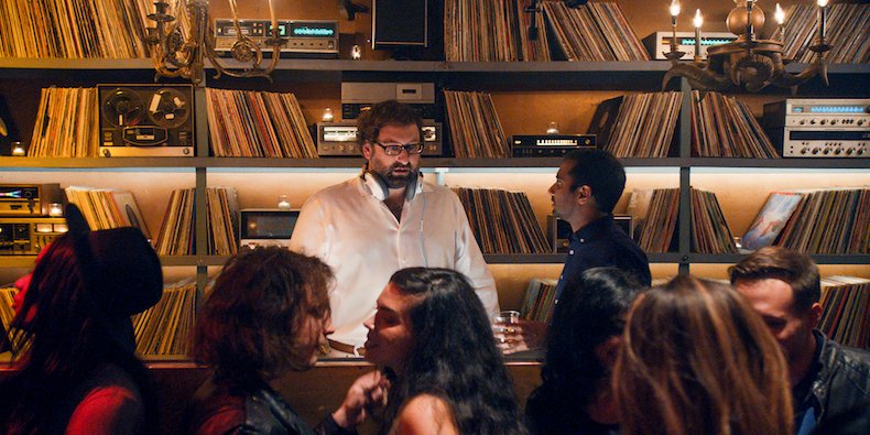 ClassicAlbumSun's tweet photo. Master of None Season 2: The Music in Every Episode curated by #CASLosAngeles's Zach Cowie https://t.co/WkaezD1Cd1 https://t.co/uwJFTswk23