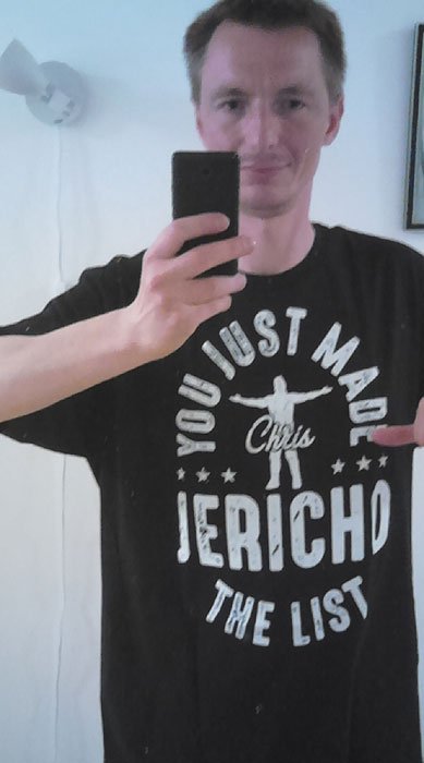 mikkelstrom78's tweet photo. @IAmJericho fan. ;) https://t.co/WuFDxTw2tY