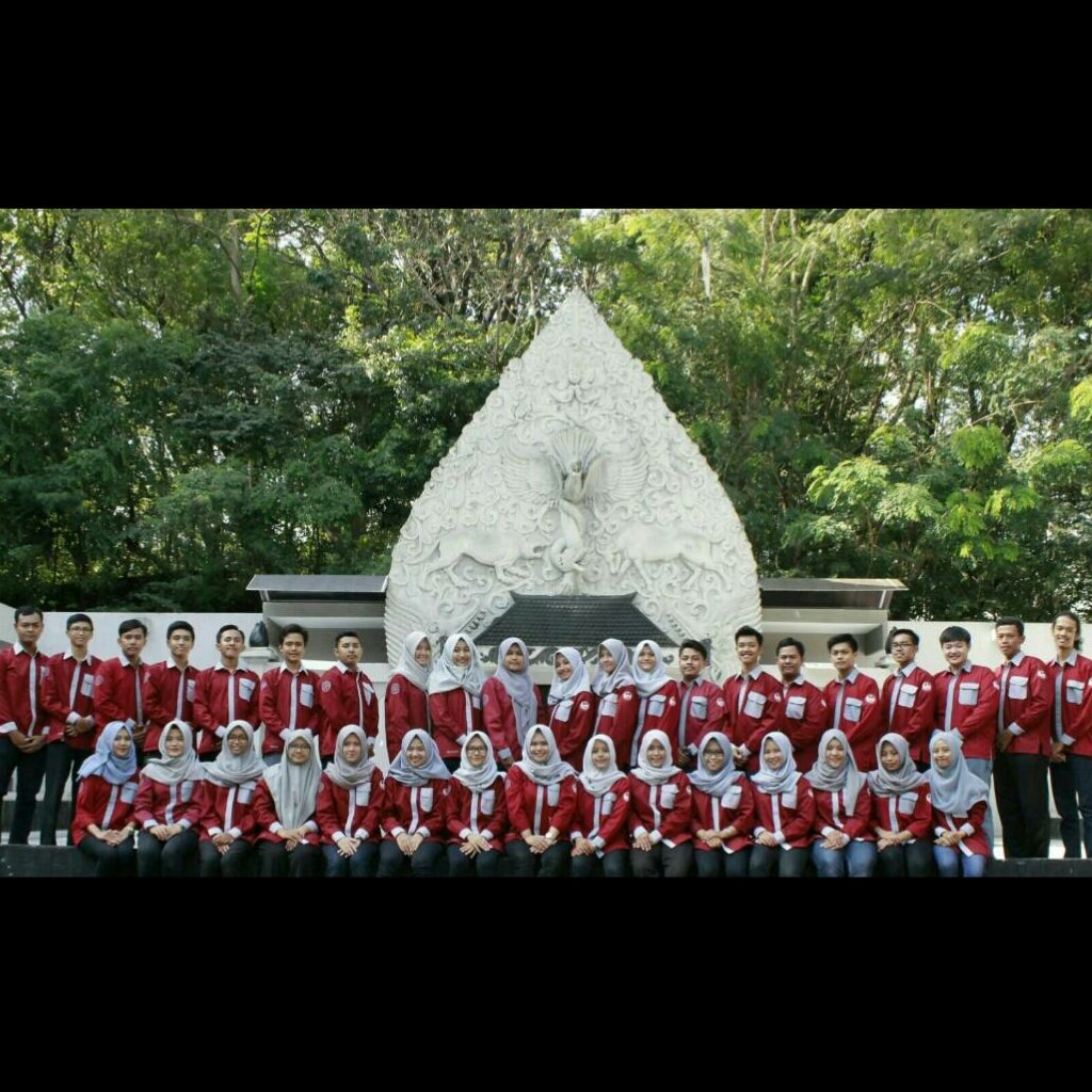 👐👐 Foto keluarga anggota HMPS  Akuntansi FEB UNS periode 2017 👐👐