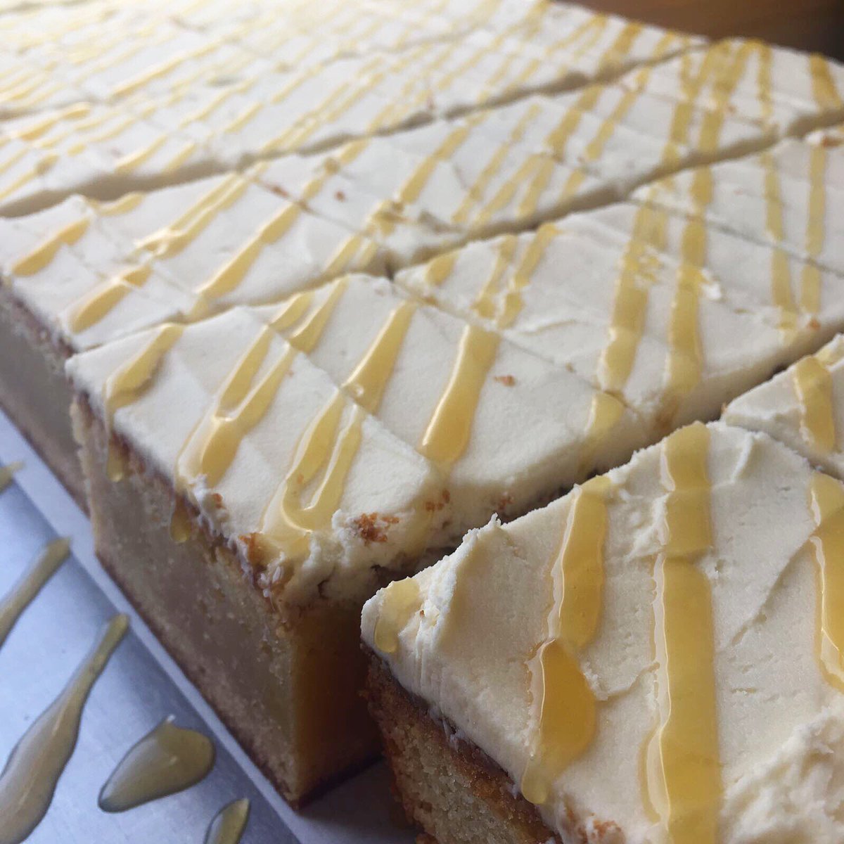 Butterscotch blondies 😍😍😍

#cafe #brownies #cake #chocolate #chocoholic #chocolatelabuk #baker #baking #bakerslife #coffee #tea #sweet #food