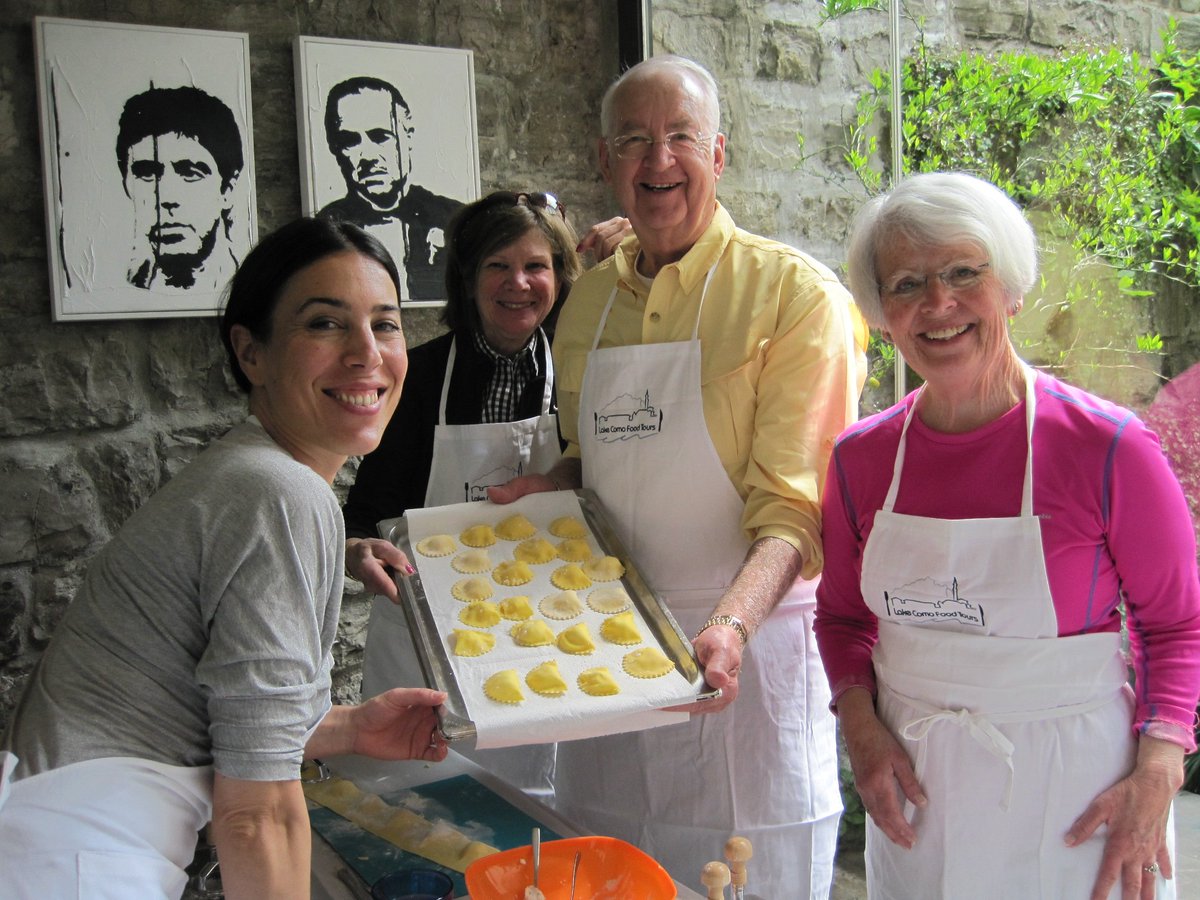 COOKING CLASS - #LakeComo
Get out of your homes, away from televisions and computers and engage with people face-to-face! <a href="/inLOMBARDIA/">inLOMBARDIA</a> #como