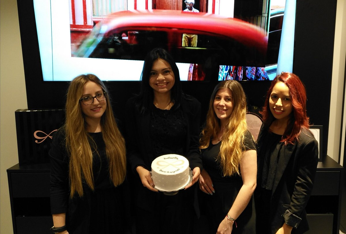 MissLumpen's tweet photo. Berceo team ready to open the new HKM store in Logroño! @cantor_monica @TRamosDesi  @Hunkemoller https://t.co/oZ1y2knwd8