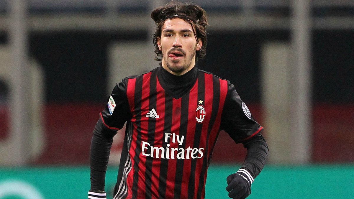 MilanEye's tweet photo. Nesta: "If there is a new Nesta? It seems to me Romagnoli. I hope that he has a great career." https://t.co/4QUr8qrvXa