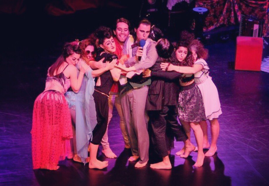 Yalınayak Müzikhol'de SON sarılmalar!
Bu akşam Kumbaracı50'de!
13 Mayıs 20:30
bilet.kumbaraci50.com
243 5051 
#YalınayakMüzikhol