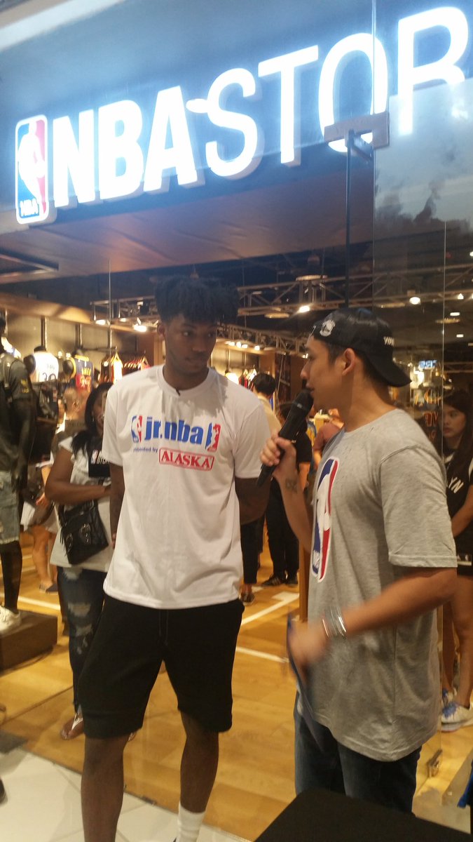 NBA_Philippines's tweet photo. . @elfrid Payton is front and center just outside the NBA Store in SM Megamall. Better line up ad meet him in the flesh! #JrNBAPh2017 https://t.co/AFJng4cYd2