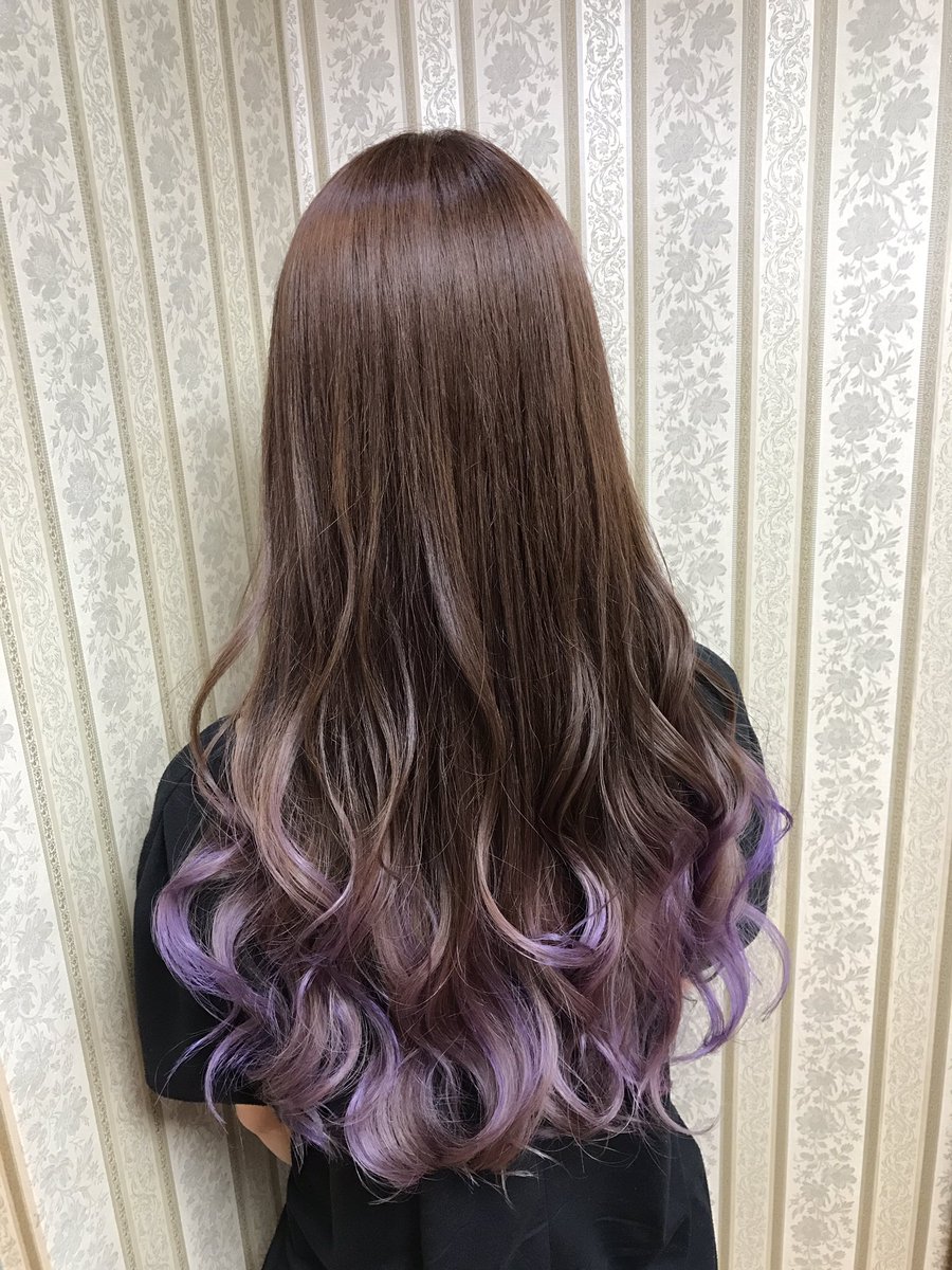 シャンテグラム ヘアスタイル紹介 ブリーチなしのほんのりピンク系ベージュ ピンクラベンダーグラデーションカラー 柔らかな優しい雰囲気です 1 2回ブリーチ