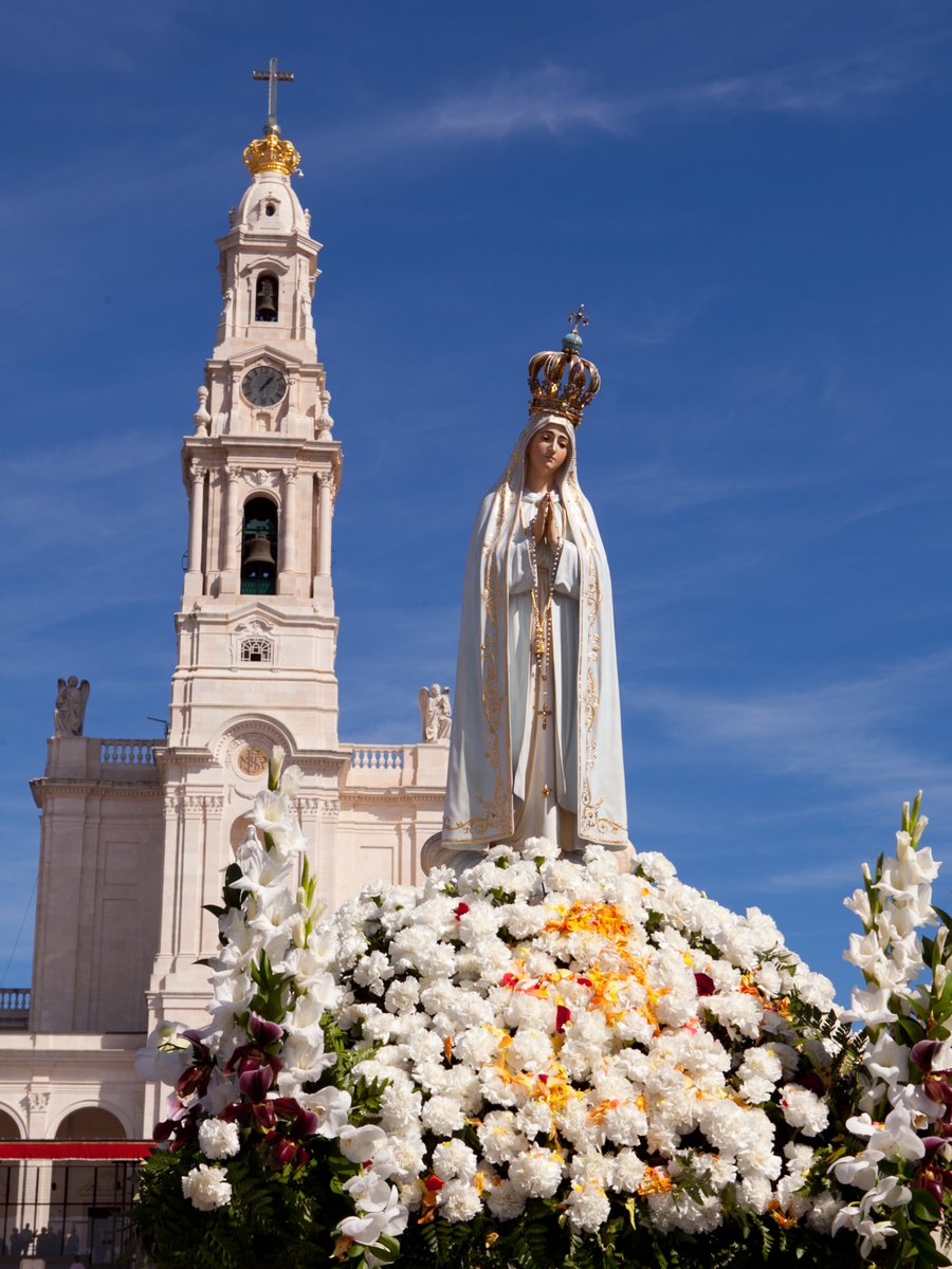 ewtnDE's tweet photo. 13th of May 2017: Join us live in #Fatima #Portugal! 10.00 o'clock live on #EWTN!
#Fatima100 #Rosary #PopeinFatima #PopeFatima https://t.co/8pZGjOES6U