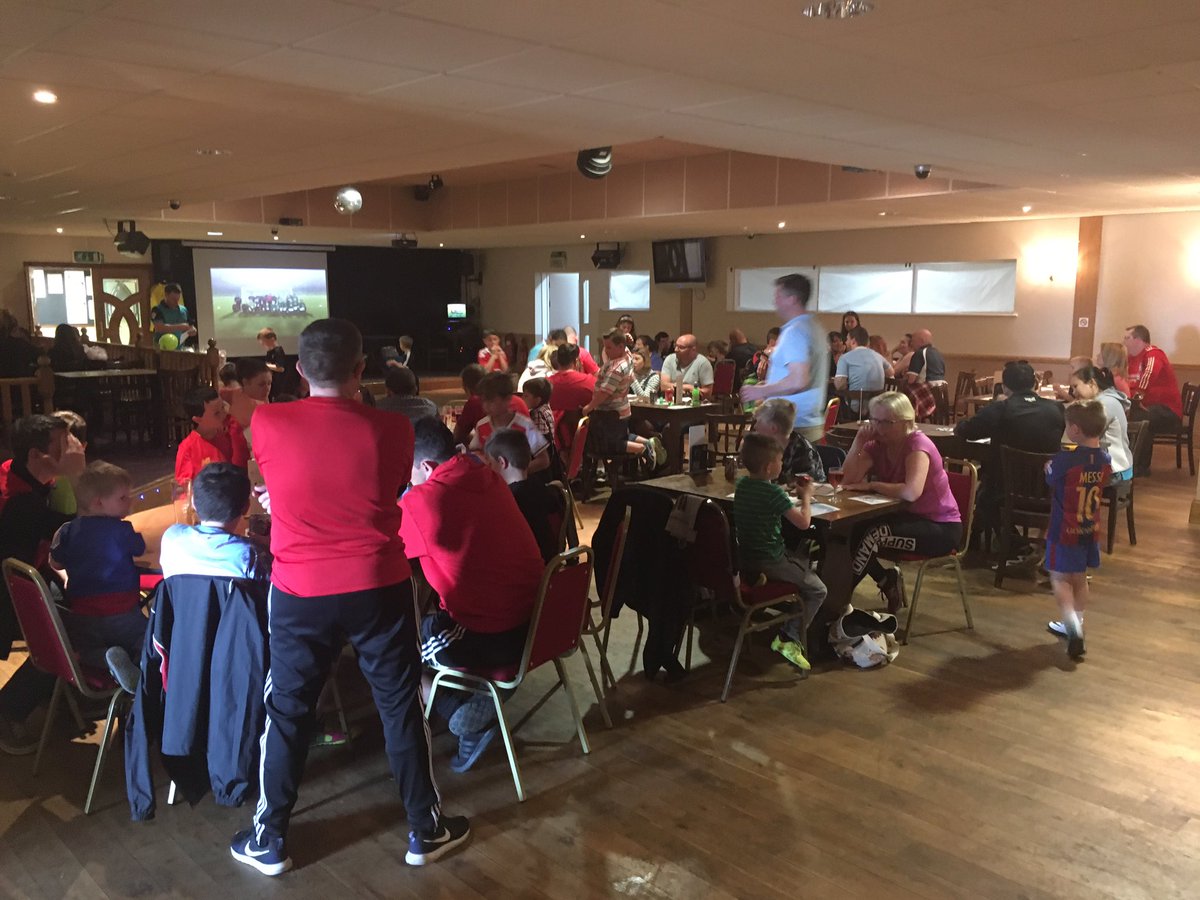 Good turnout last weekend for our players v parents match which was followed by a quiz and raffle. Good luck to all teams this weekend ⚽️