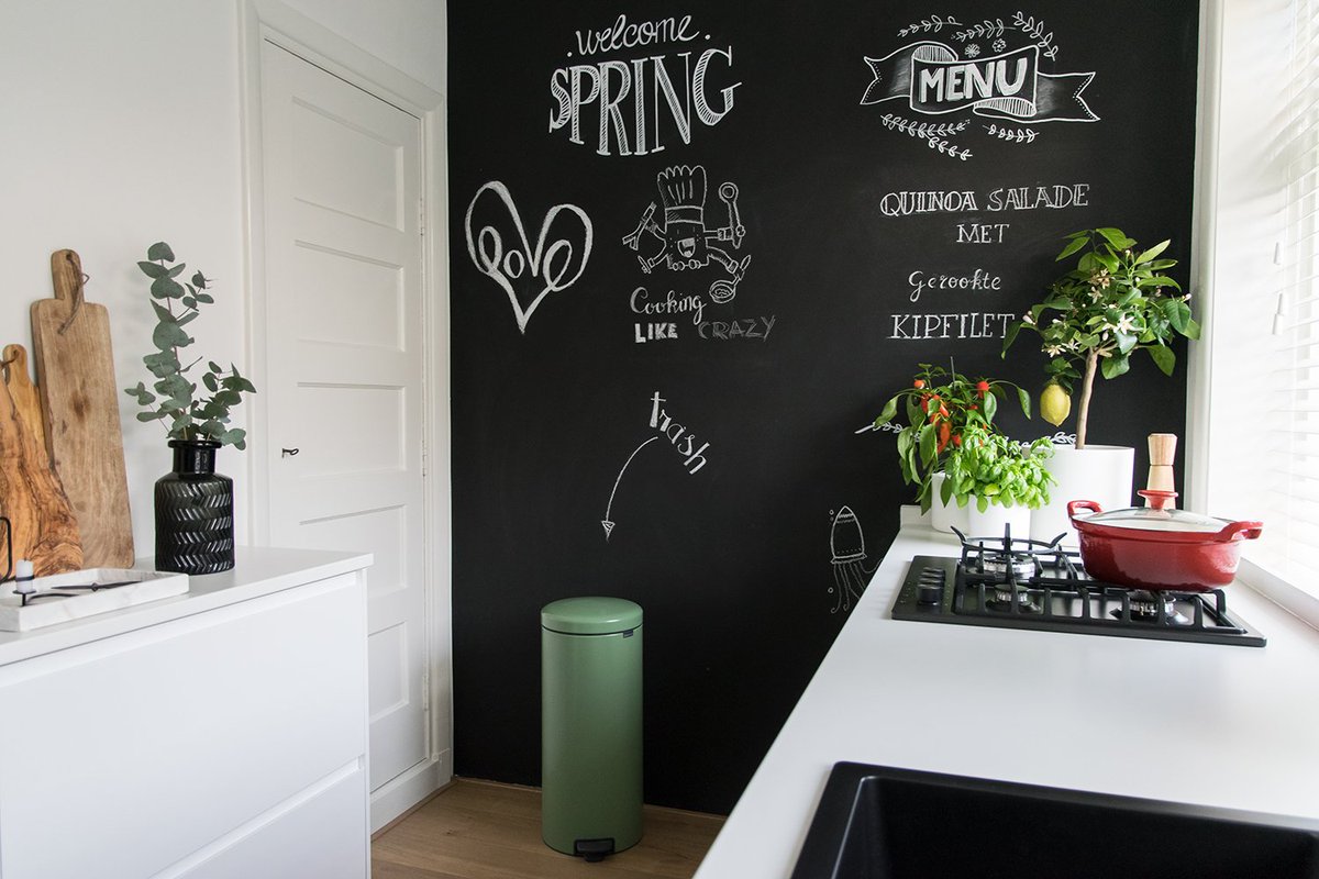 Neem een kijkje in het #jaren30 huis van Mark &amp; <a href="/HiskeLigtenberg/">Hiske Ligtenberg</a>. Binnenkijken bij: woontrendz.nl/binnenkijken-b…